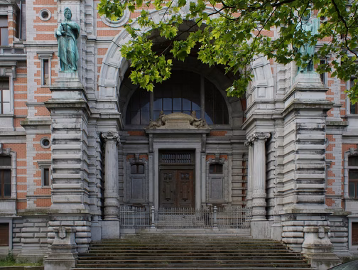 Gerechtshof_Britselei_-_Hoofdingang