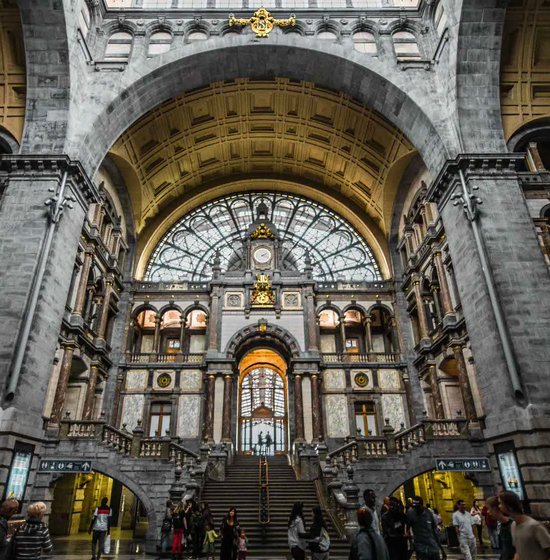 den-antwerpenaar-centraal-station.jpg