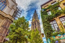 istock-de-kathedraal-2.jpg