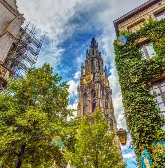 istock-de-kathedraal-2.jpg