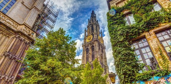 istock-de-kathedraal-2.jpg